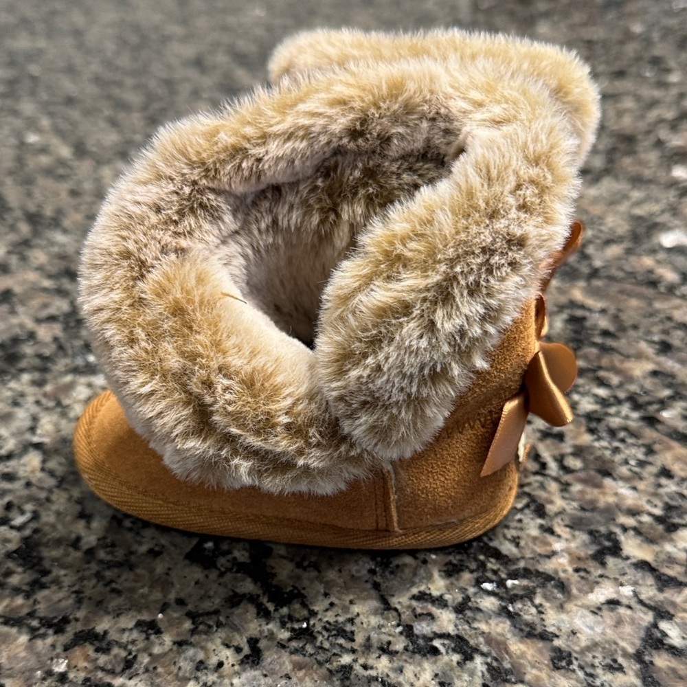 BearPaw Tan Baby Boots with Faux Fur - Picture 10 of 13